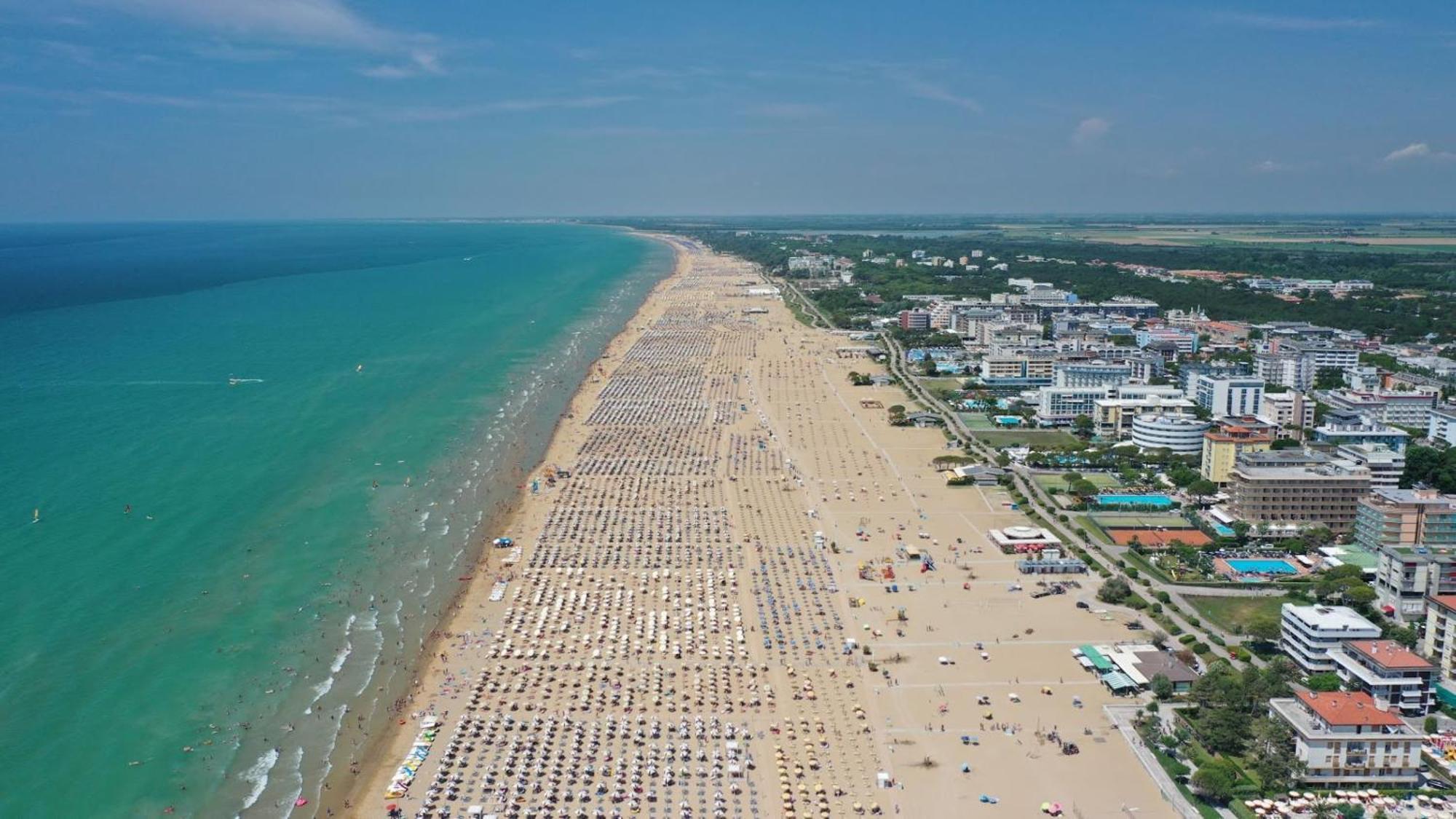 Seafront View In - Beahost